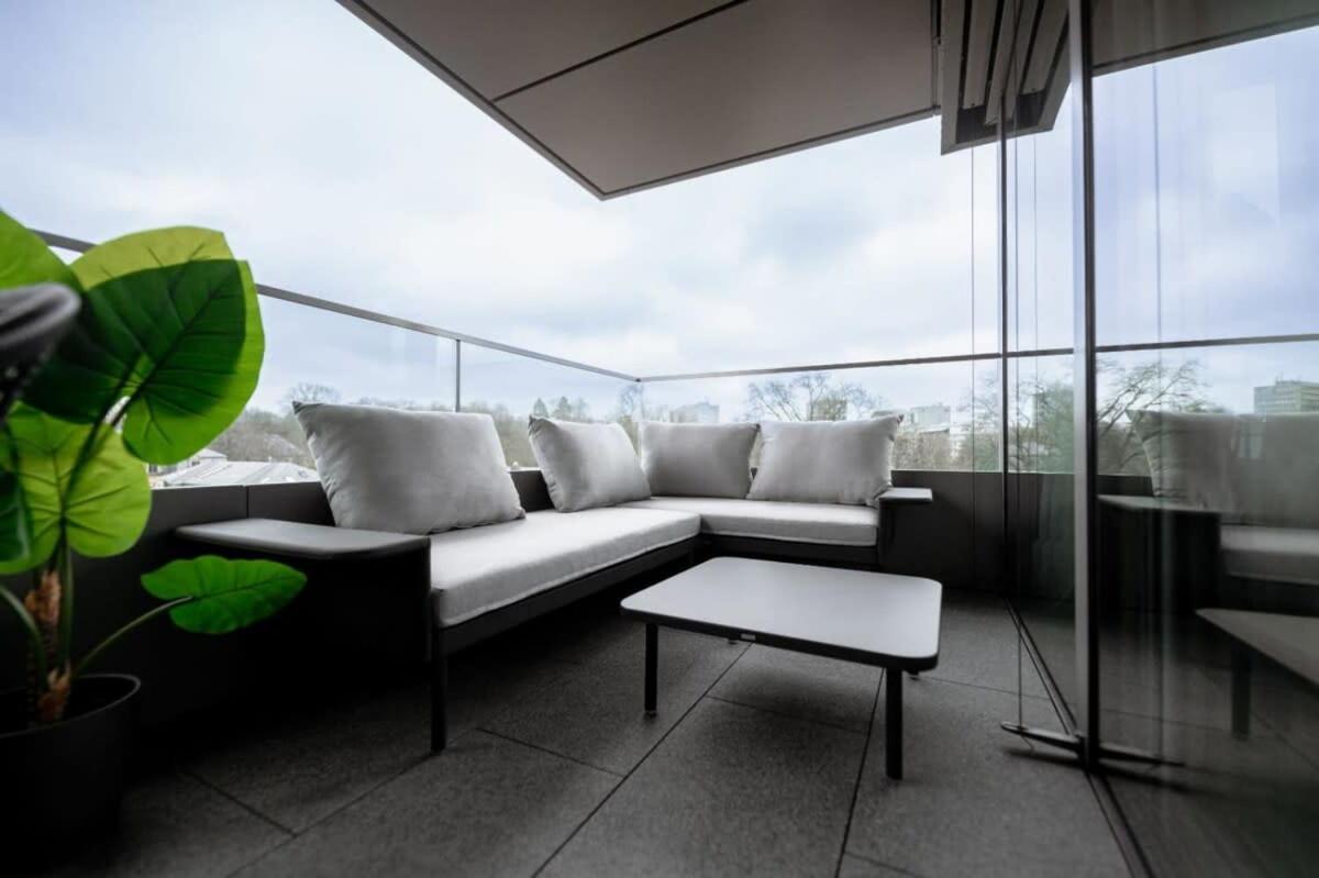City Luxury with City Views in Ville Haute - Housity