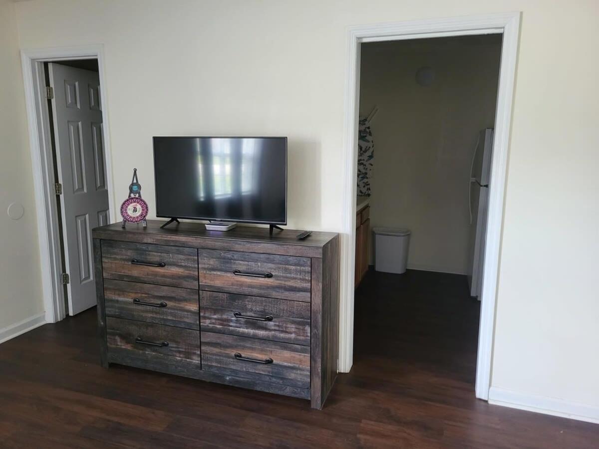Music Studio Getaway, Close to Entertainment! - Housity
