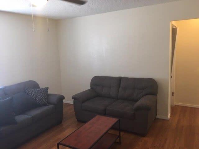 One bedroom close to Fort Sill! - Housity