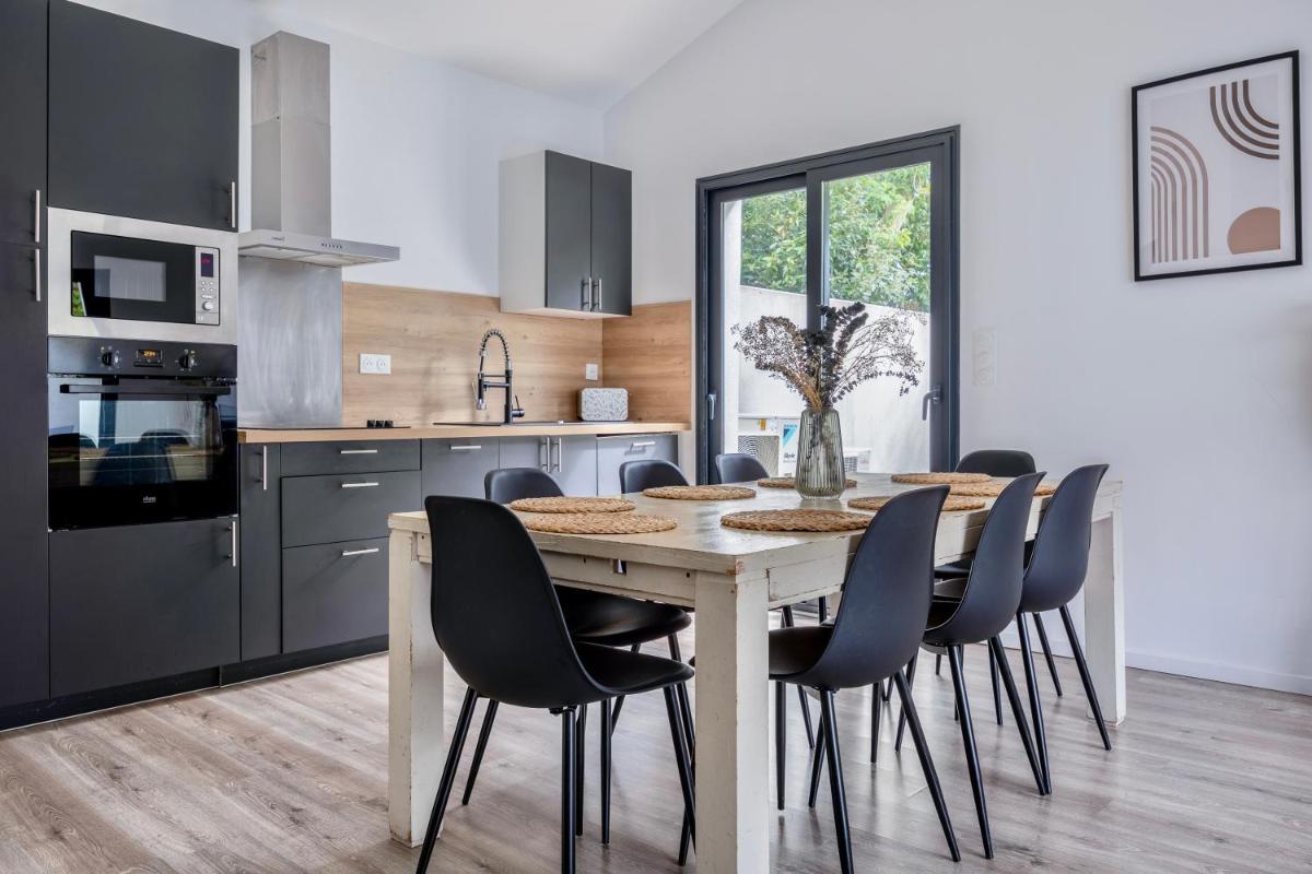 Maison T4 Climatisée avec Jacuzzi à Lagord - Housity