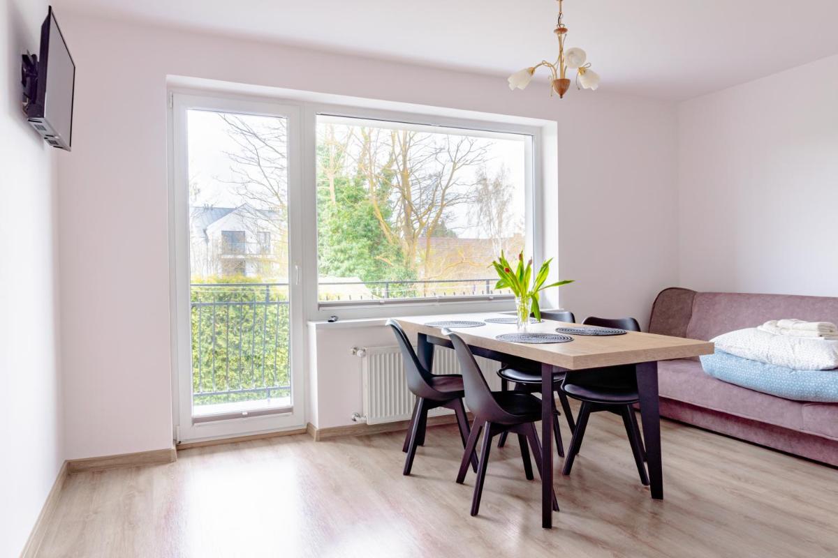 Pokoje i Apartamenty Marek - Niedaleko Plaży - Housity