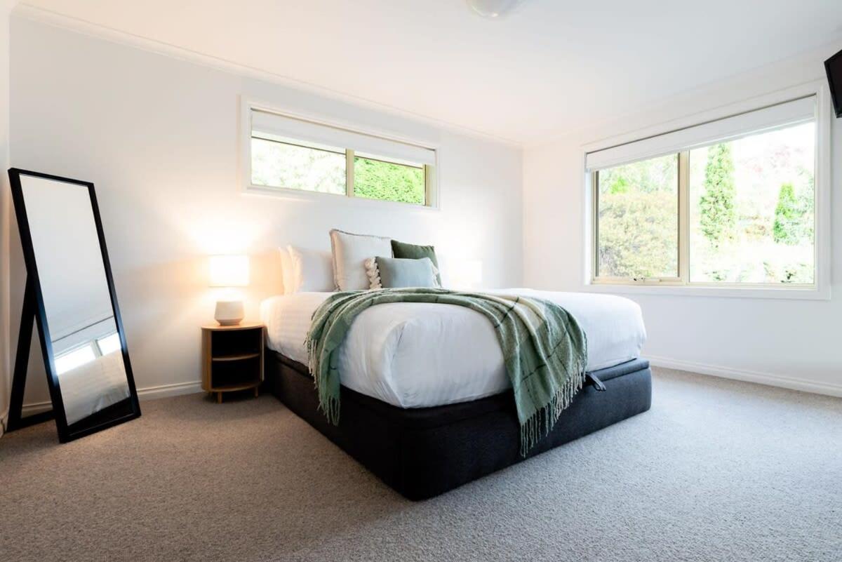 Riverside Farm Stay - Housity