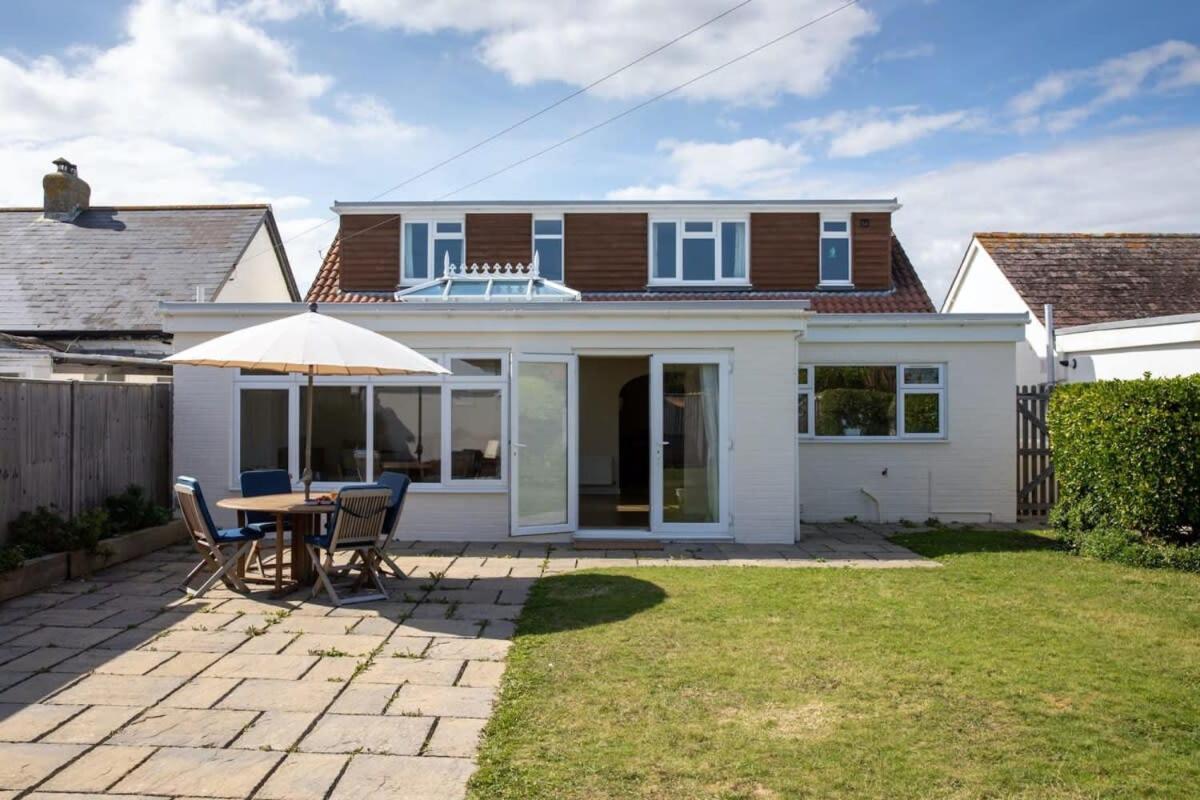 Seaside detached 4bd home nr shops Parking Garden - Housity