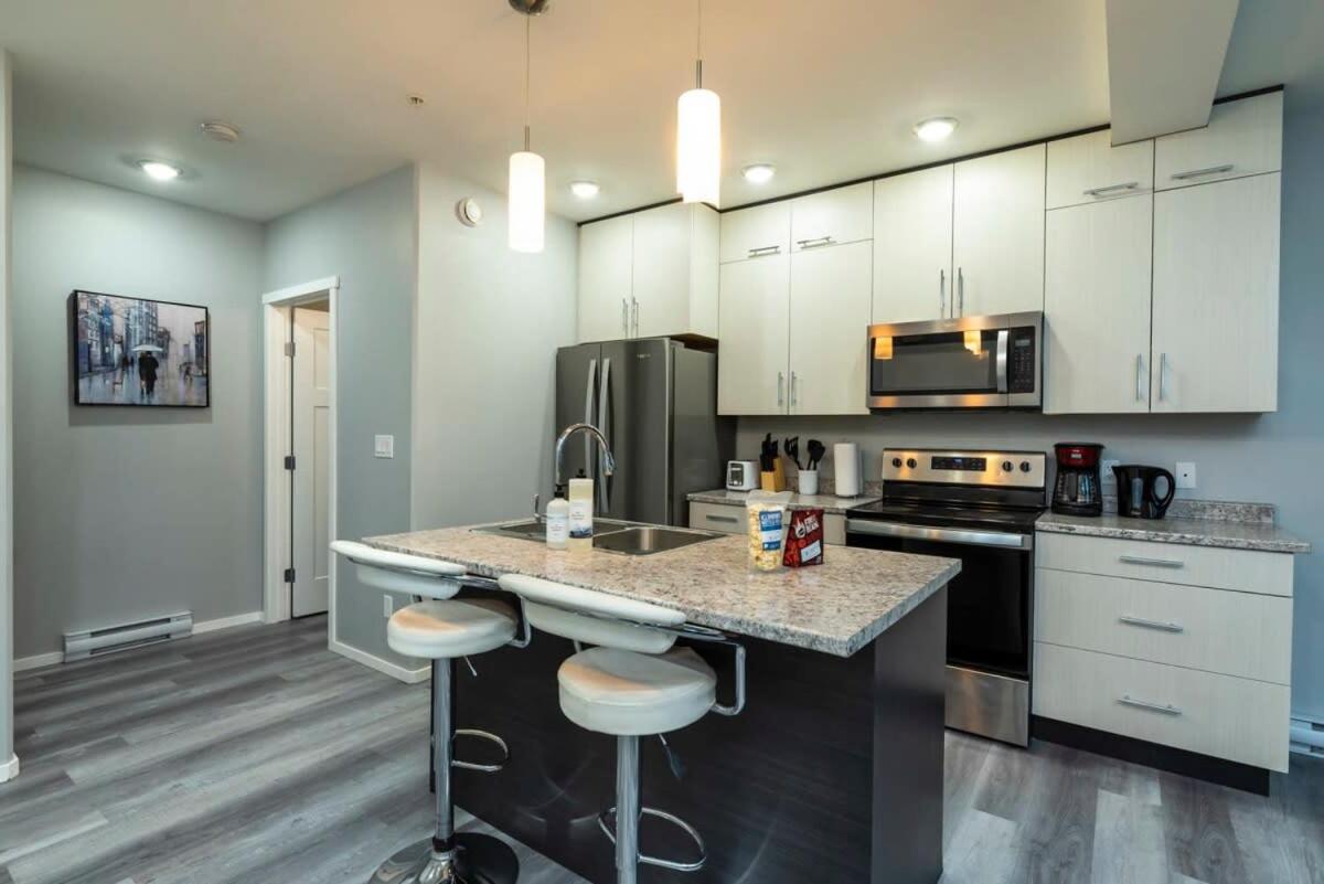 NN - The Wanderoo - Riverdale 3-bed 2 5-bath - Housity