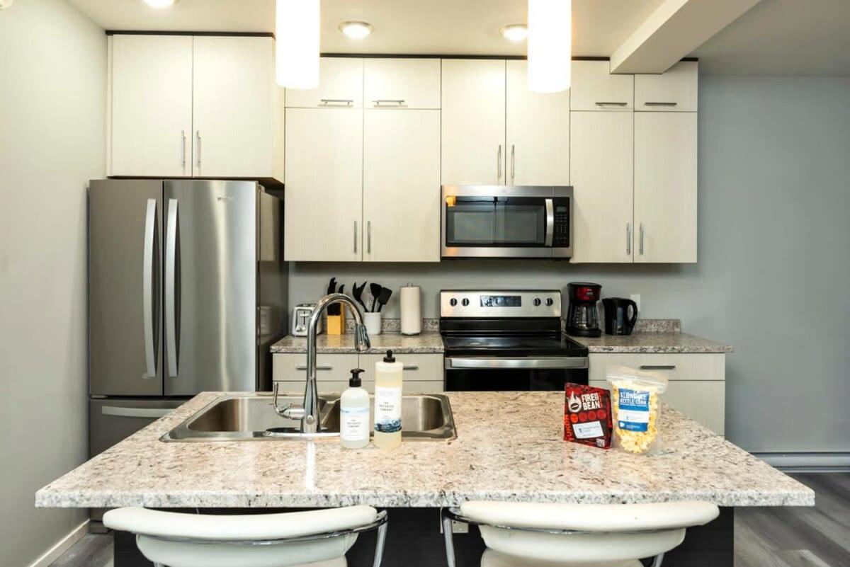 NN - The Wanderoo - Riverdale 3-bed 2 5-bath - Housity