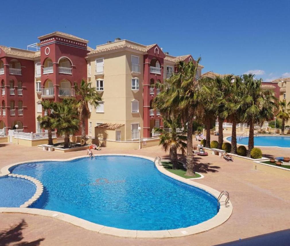 Ground floor apartment with 3 pools - Housity