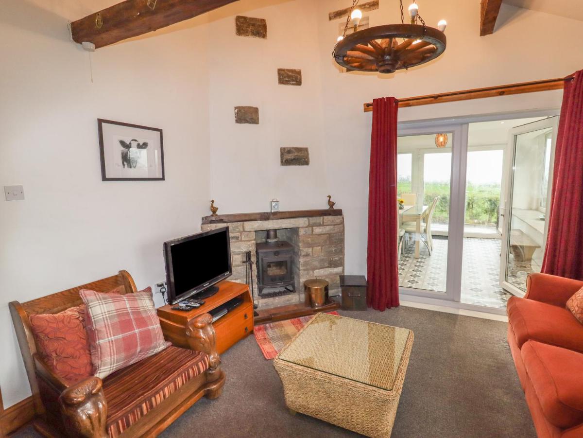 Bridge End - Housity
