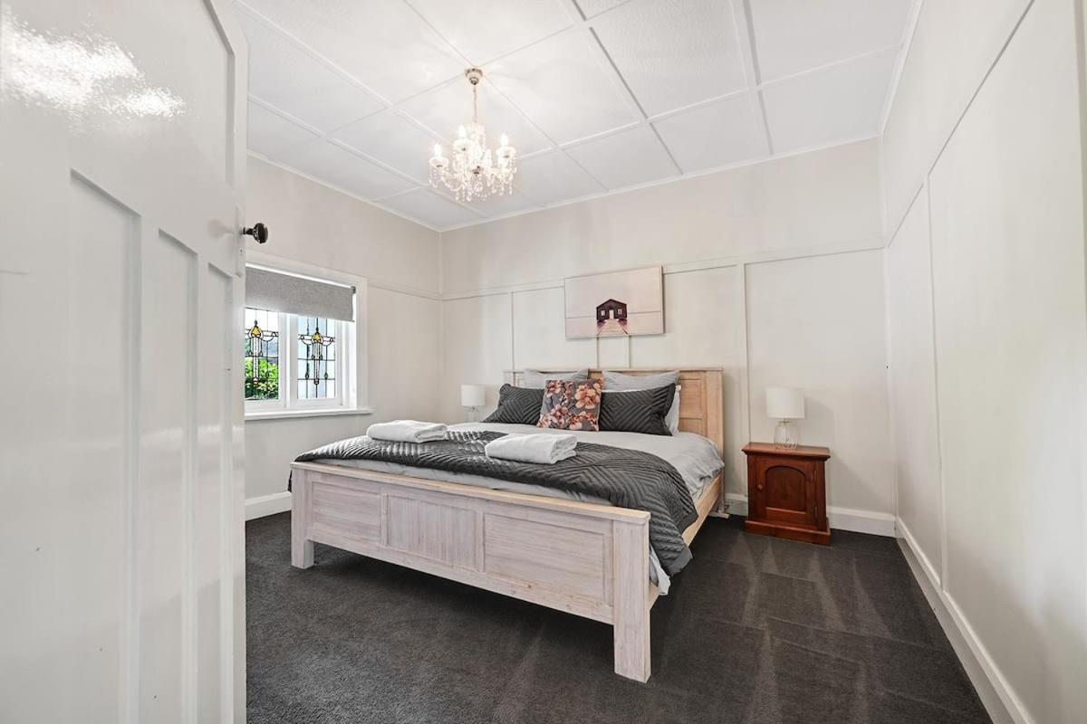 Bindi Cottage, Spacious & Unique, Opposite Pool - Housity