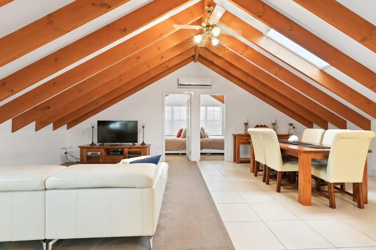 Peel St - Large Family Home Walk to CBD - Housity