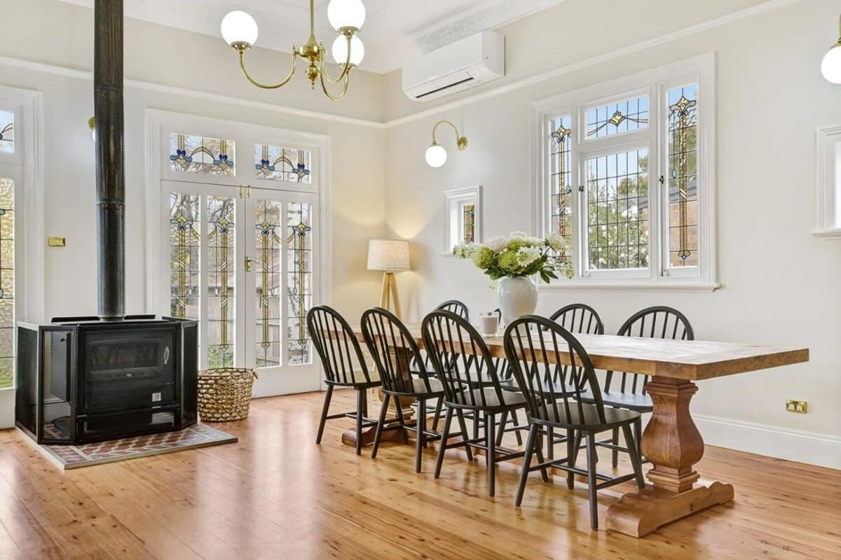 Kilarra House - Heritage Home on Byng St Sleeps 10 - Housity