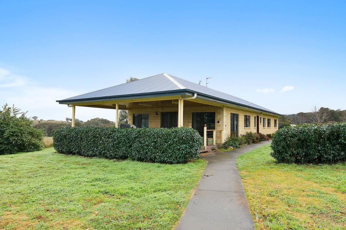 Boree Lane Farm stay near Wineries Woodfire - Housity
