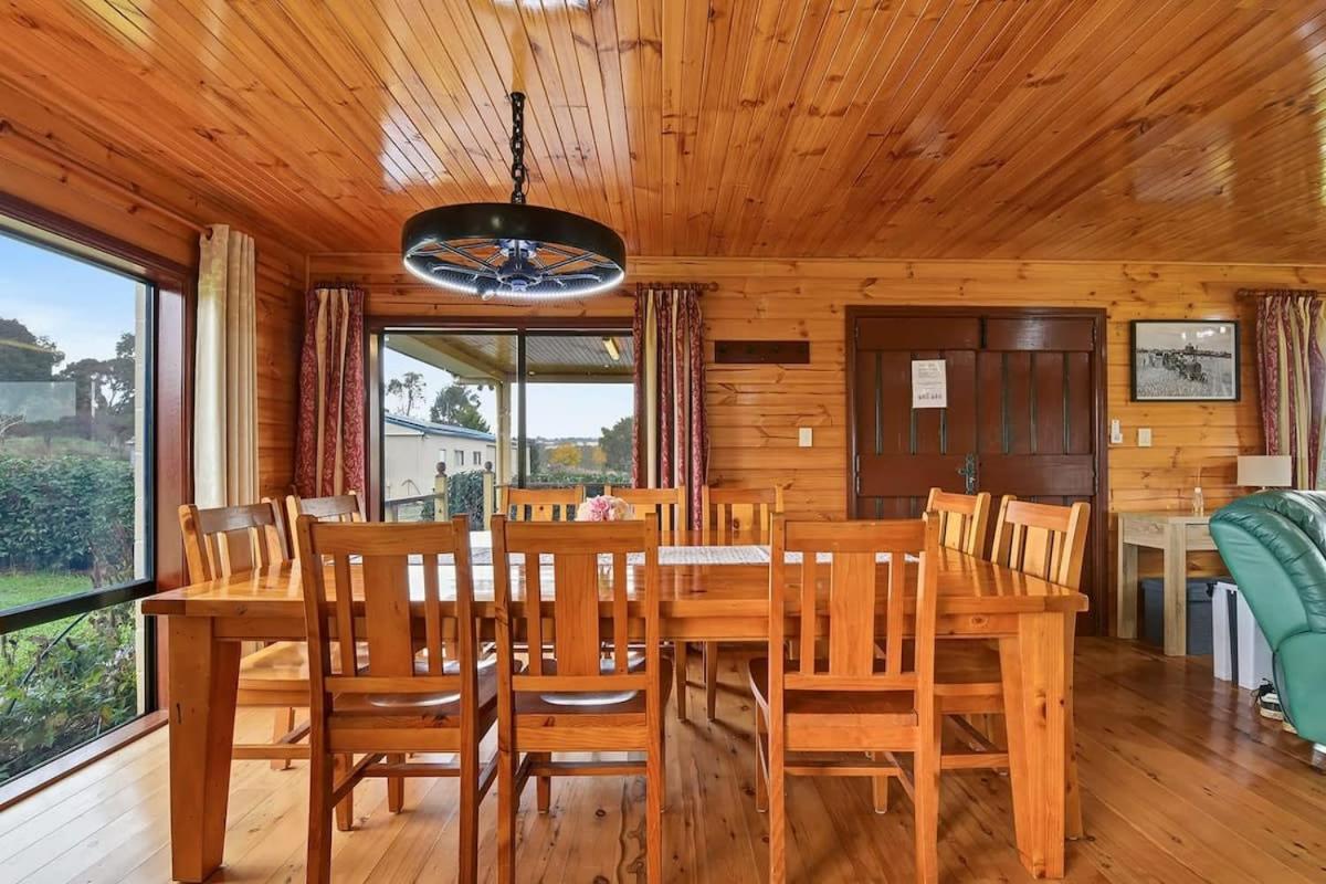 Boree Lane Farm stay near Wineries Woodfire - Housity