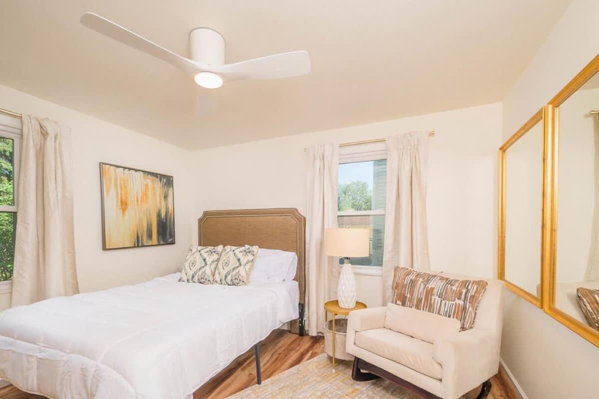 Oak Street Adobe - Housity