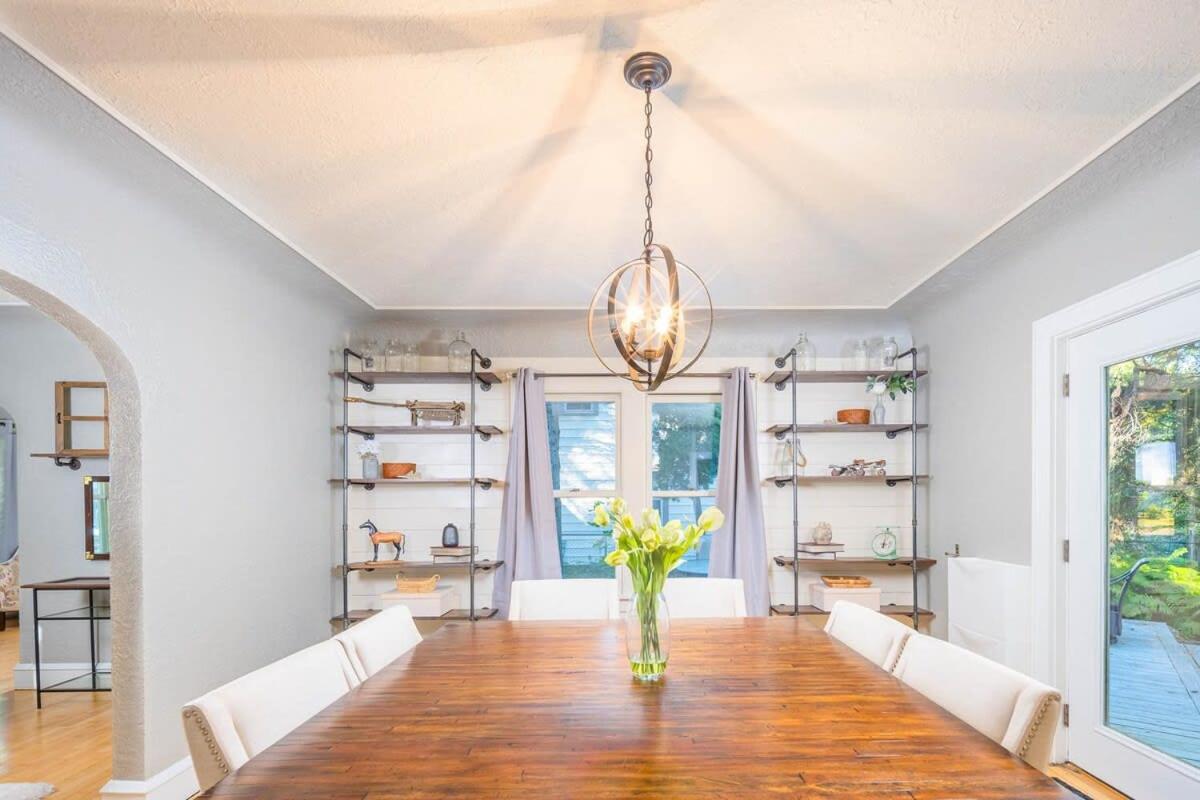 Traveler Haven Downtown Area Spacious Home PAC - Housity