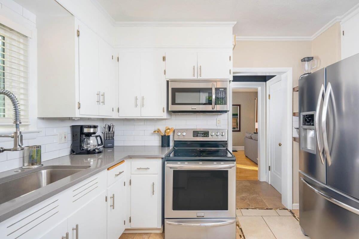 Traveler Haven Downtown Area Spacious Home PAC - Housity