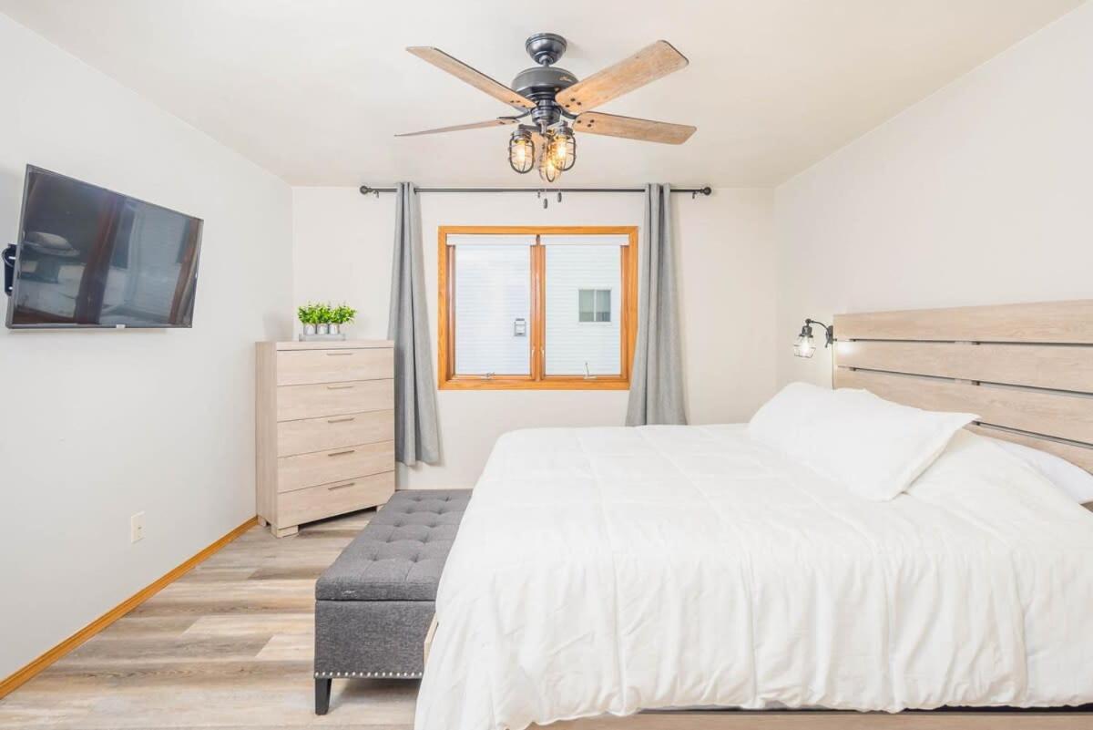 Easy Easton Living - 3 Br - Housity