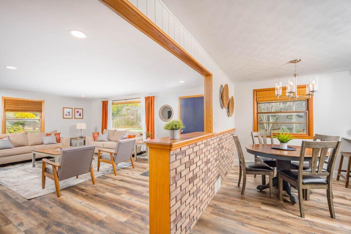 - 3 bedroom 2 bath - Housity