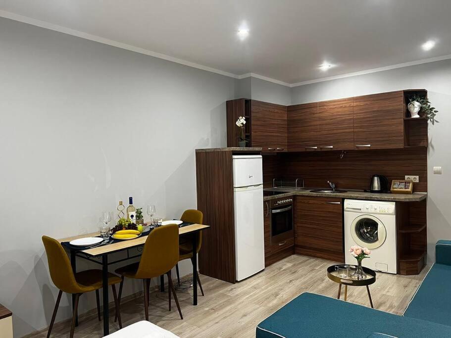 Nomadic Travelers Apartment - Housity
