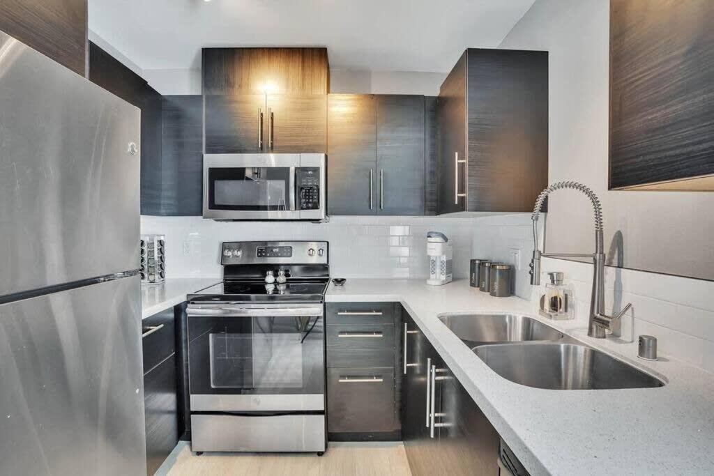 NorthPark-BusinessTraveler-Pets-2bed-W D-Kitchen - Housity