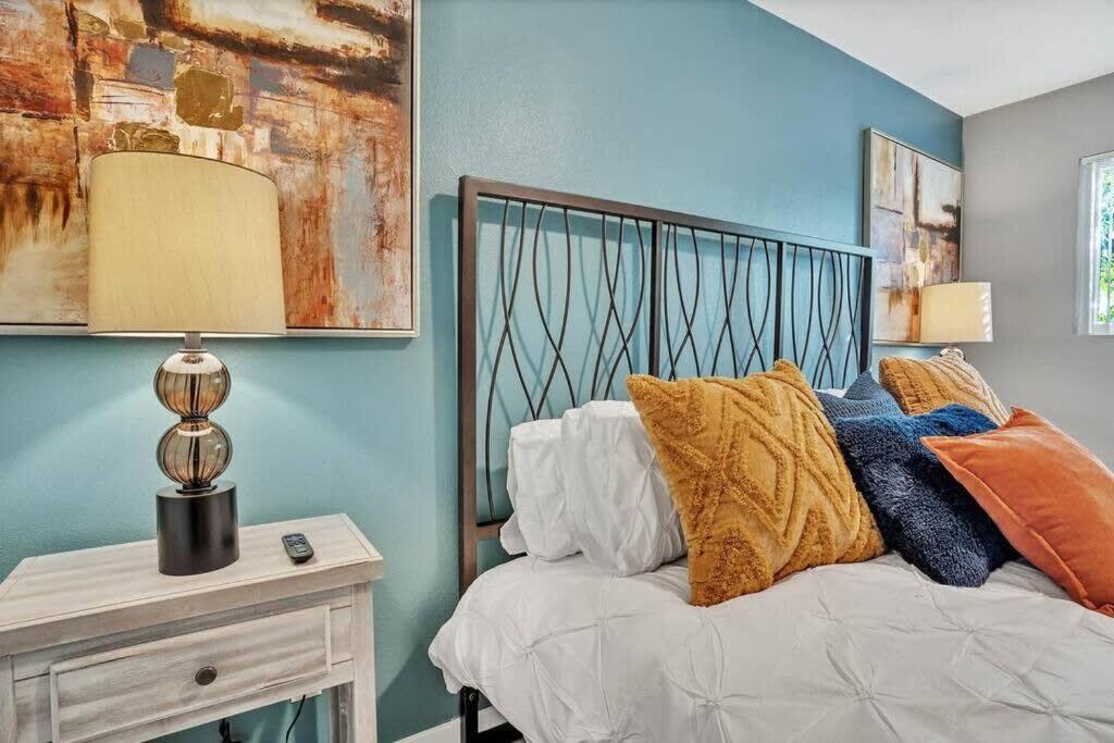 NorthPark-BusinessTraveler-Pets-2bed-W D-Kitchen - Housity