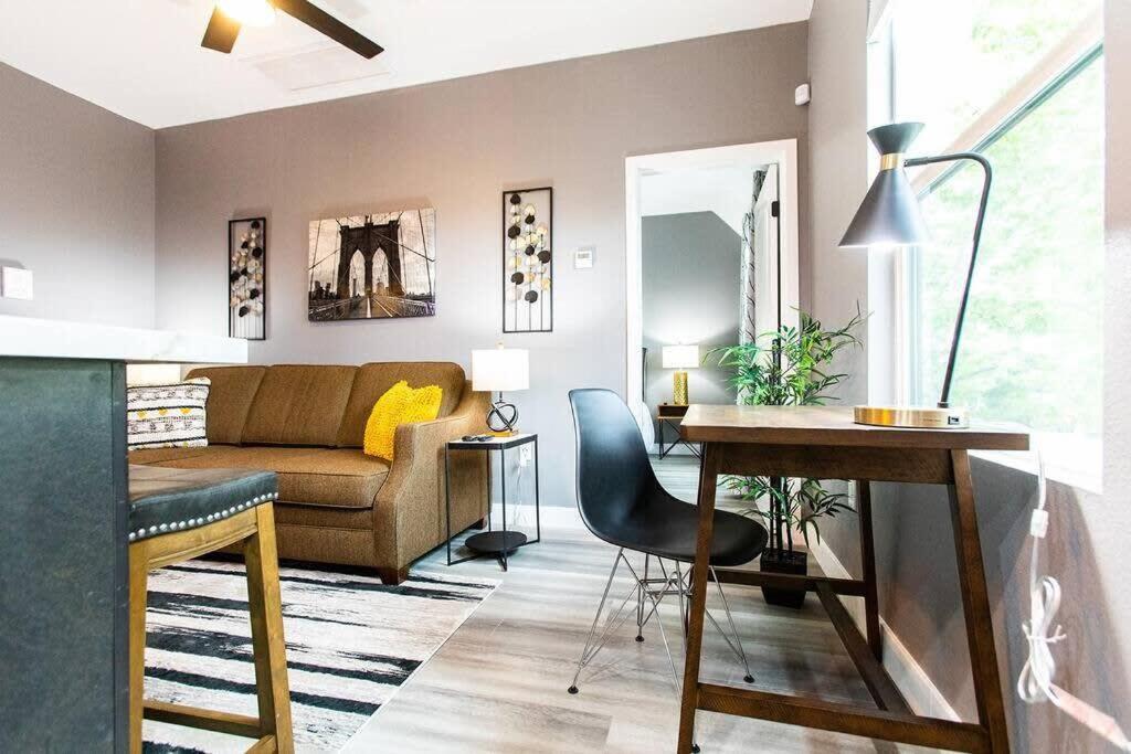 Healthcare&Business-Professionals-Pets A C Wi-Fi - Housity