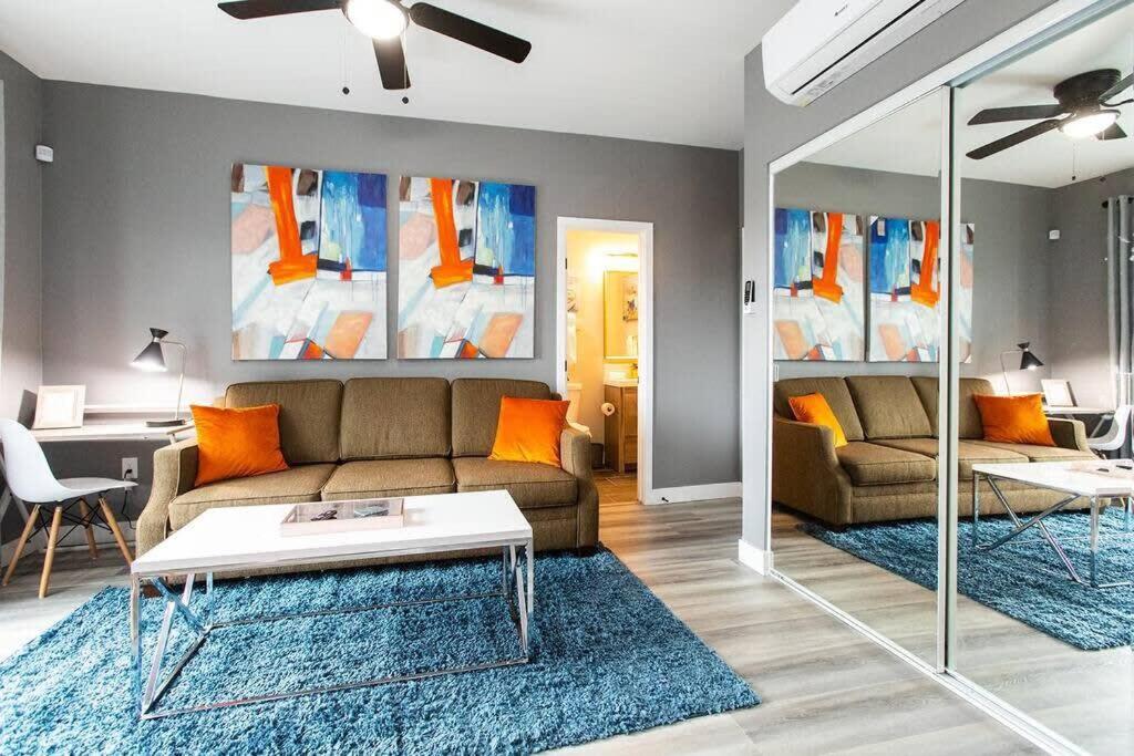 Studio - Balcony - A C - Dogs Parks Restaurants - Housity