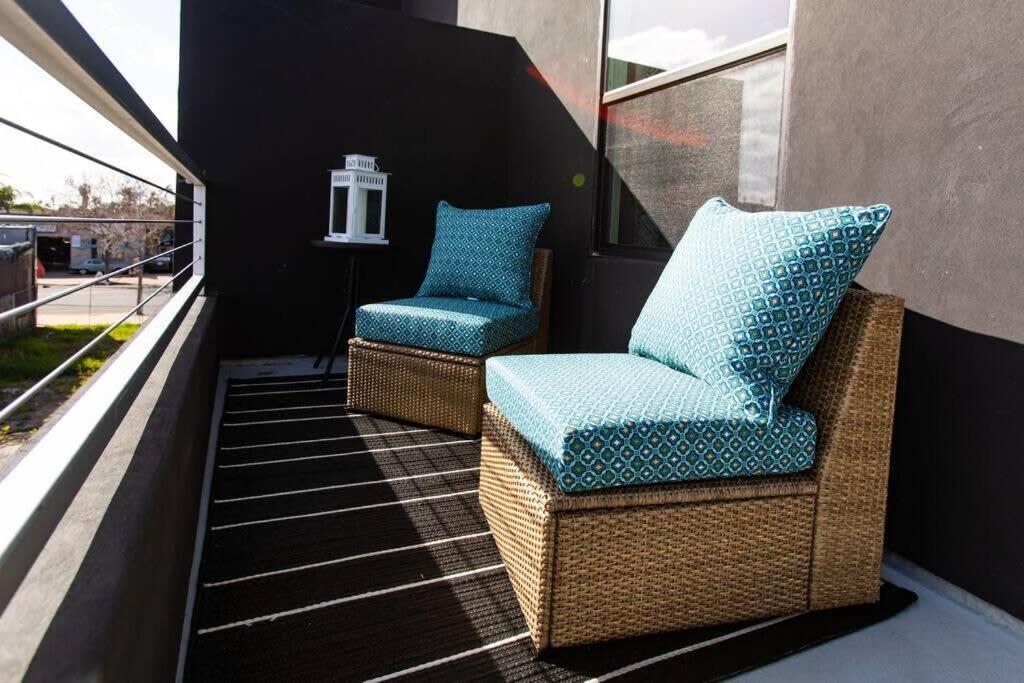 Walk 2 Restaurants & Bars-Relax on Private Patio - Housity