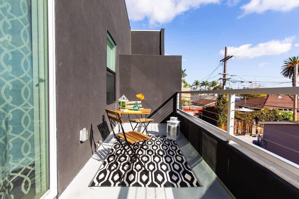 Walk 2 Restaurants & Bars-Relax on Private Patio - Housity