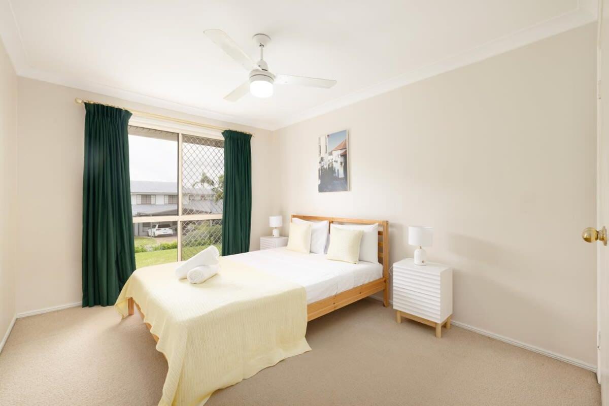 Spacious 3-BR Haven Prime Location Shopping Centre - Housity
