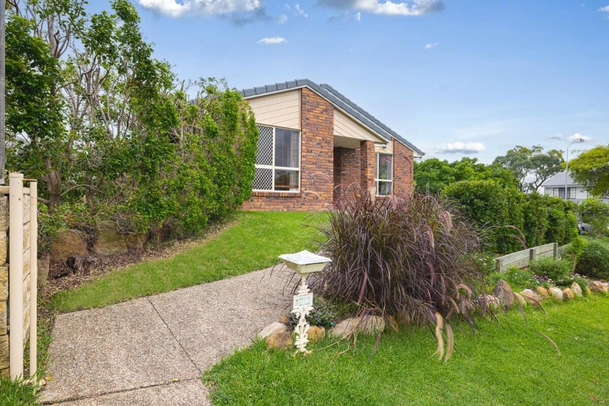 Spacious 3-BR Haven Prime Location Shopping Centre - Housity