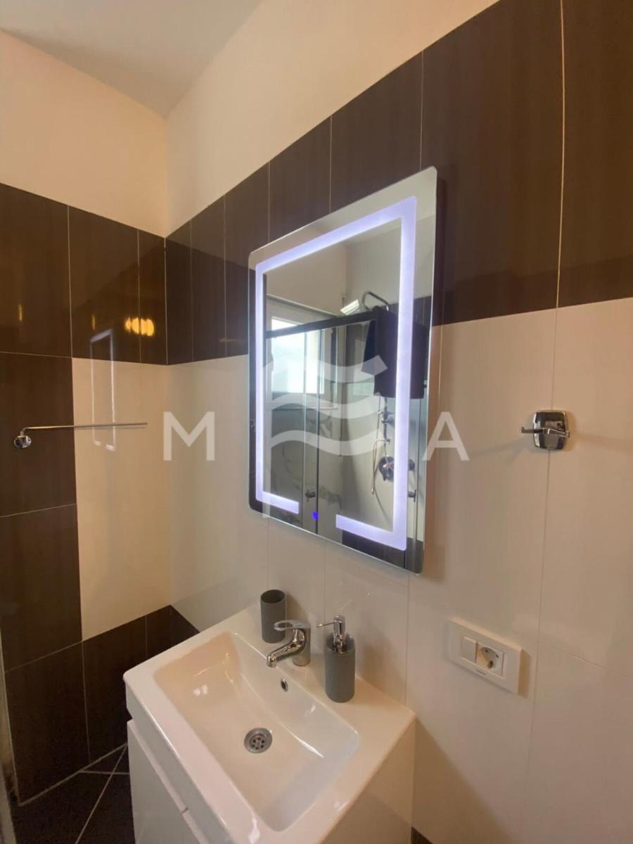 Majestic 871 - Housity