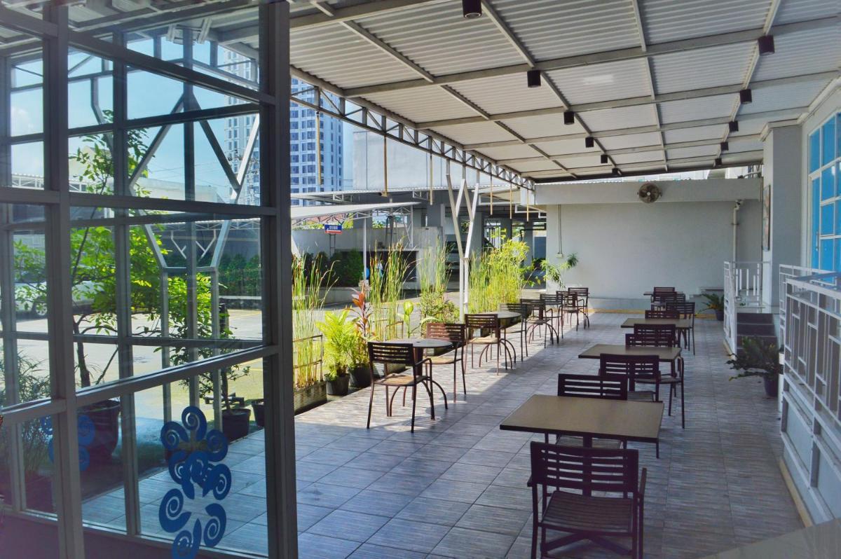 Hotel Brother Solo Baru - Housity
