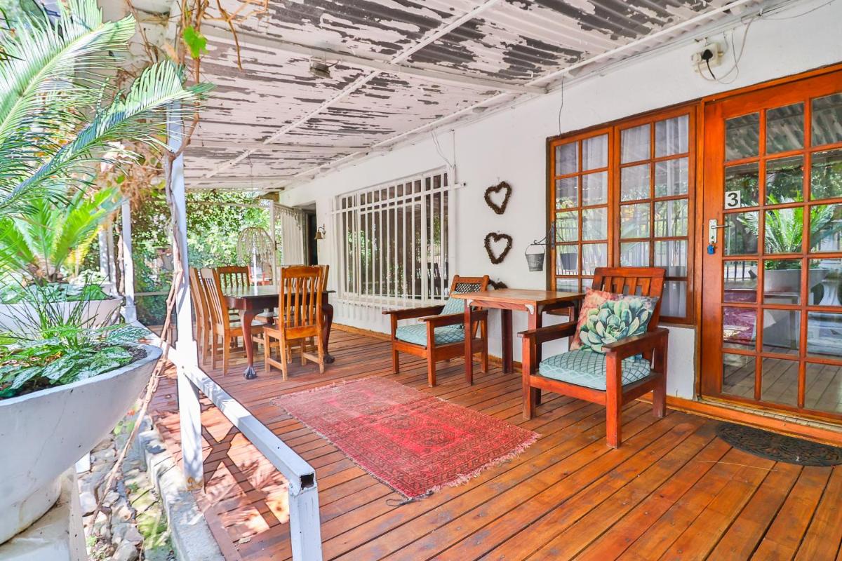 Snooze-A-Lot Guesthouse - Housity