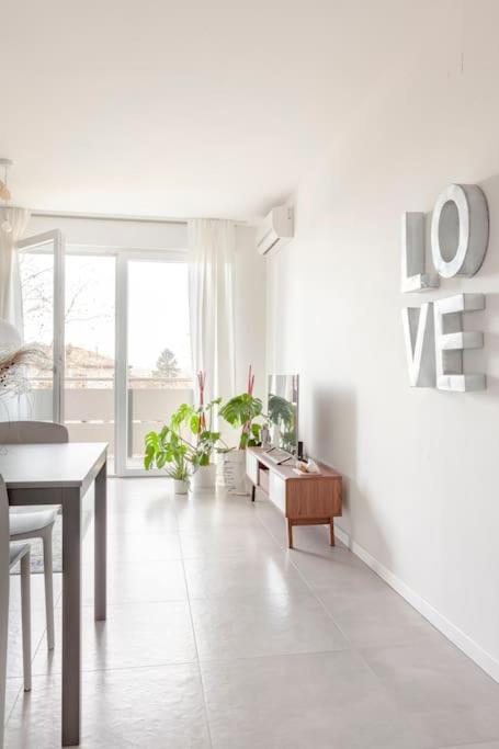 casa MEV è un attico in centro a Fiume Veneto - Housity
