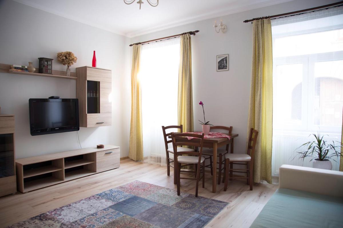 Seek and Hide - Ilse's Hideaway - Housity