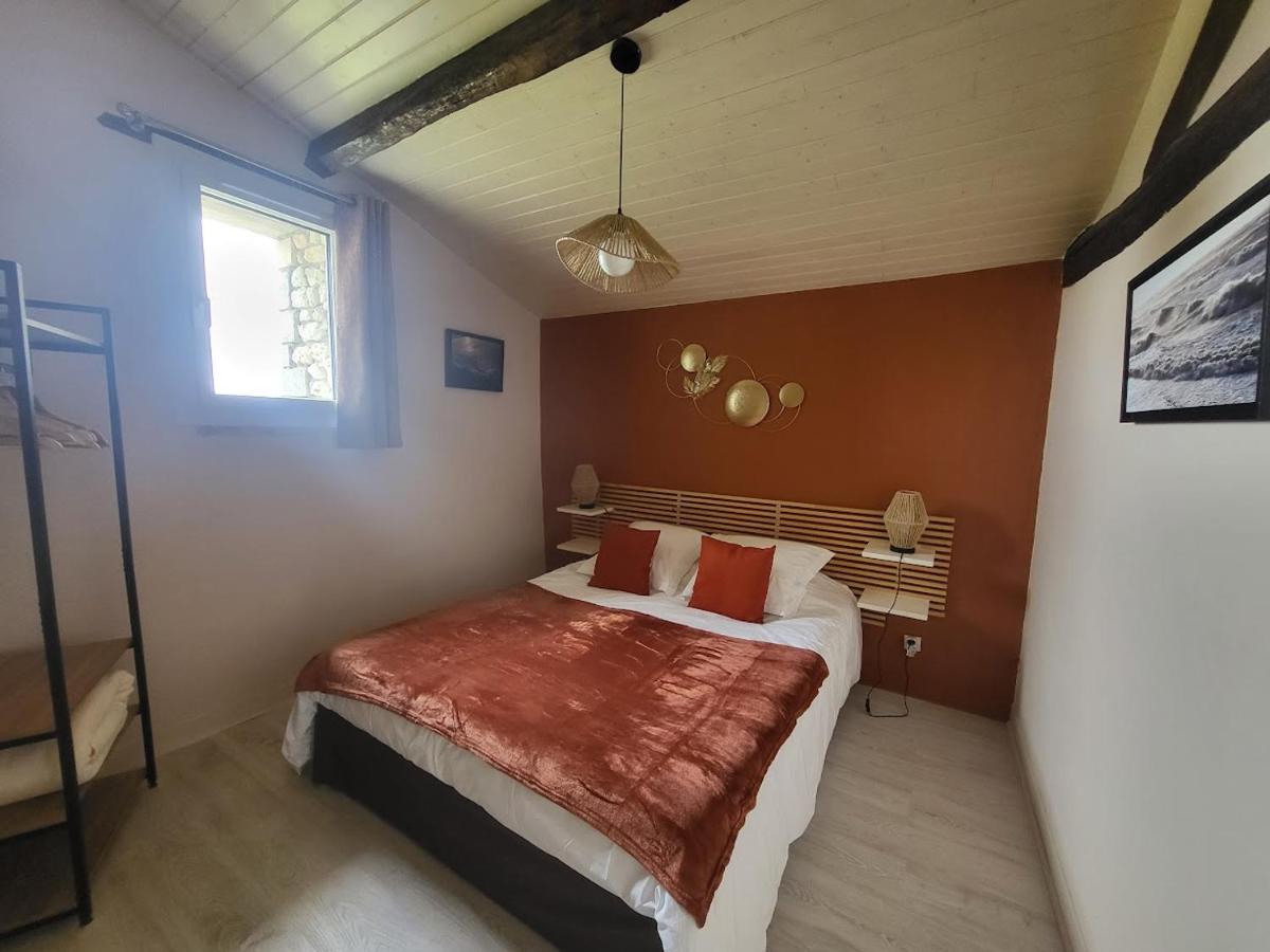 "Chambres D'Hôtes Le Colombier" Suite Familiale pour 6 personnes - Housity