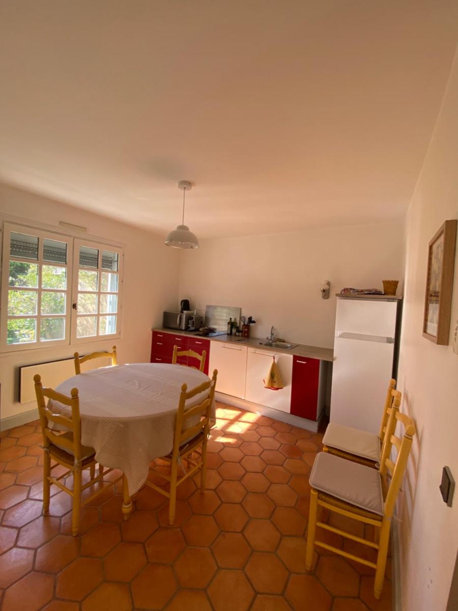 La Roca Flora - Housity