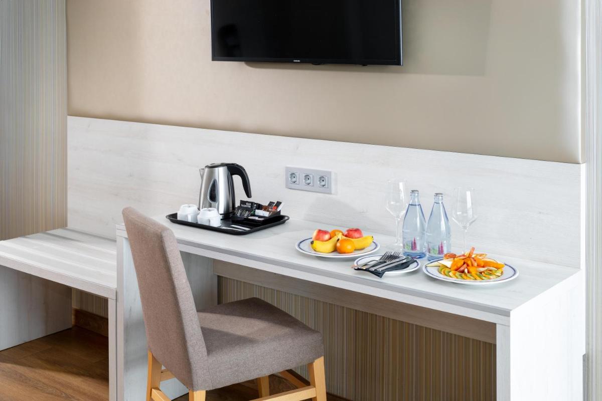 Comida en o cerca de este hotel