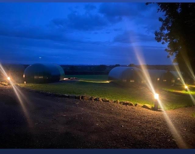 The Hay Loft, The Dark Hedges, Ballycastle with hot tub - Housity