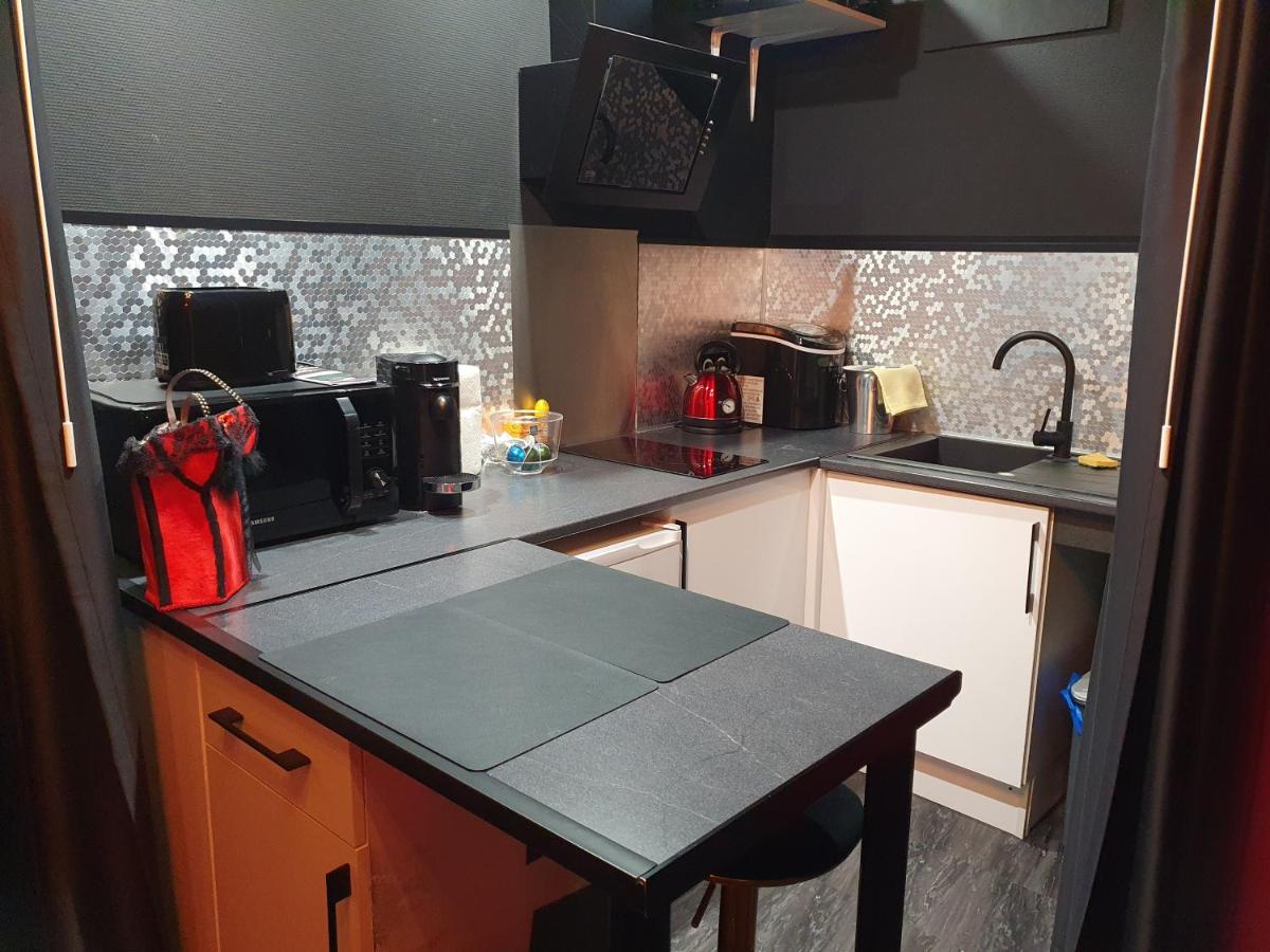 Studio Hot - Love Room Studios - Housity