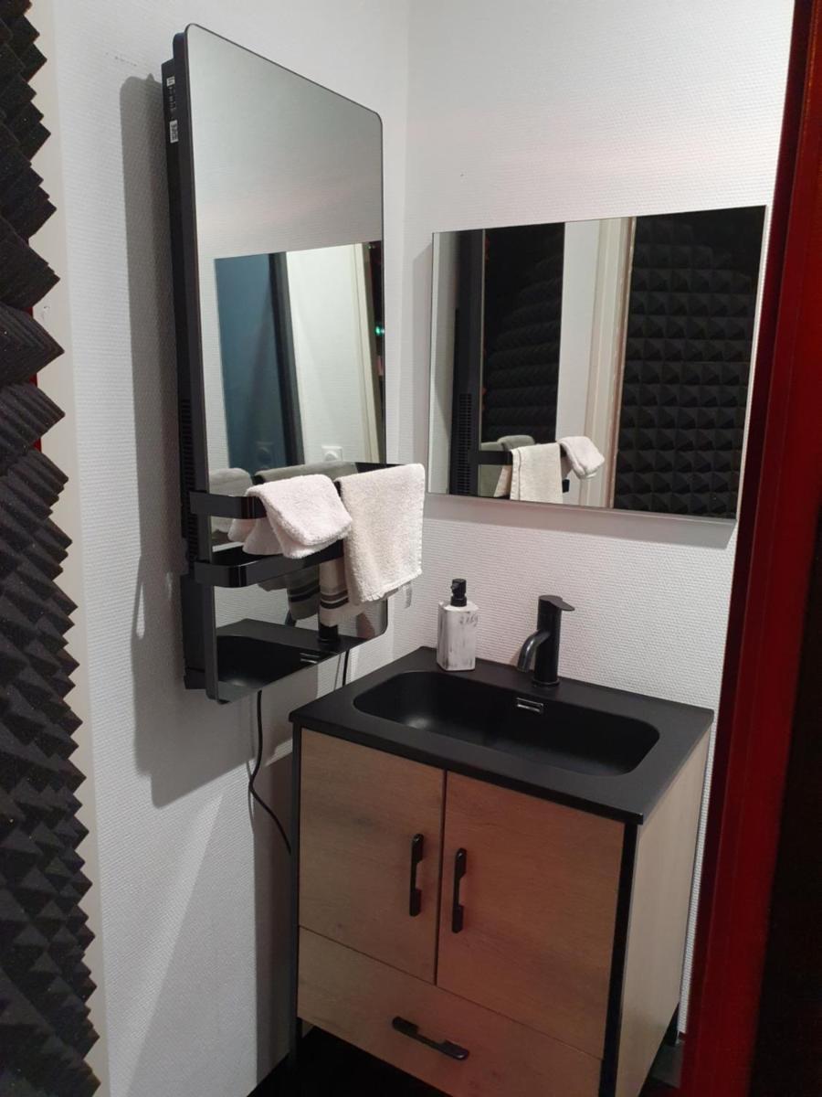 Studio Hot - Love Room Studios - Housity