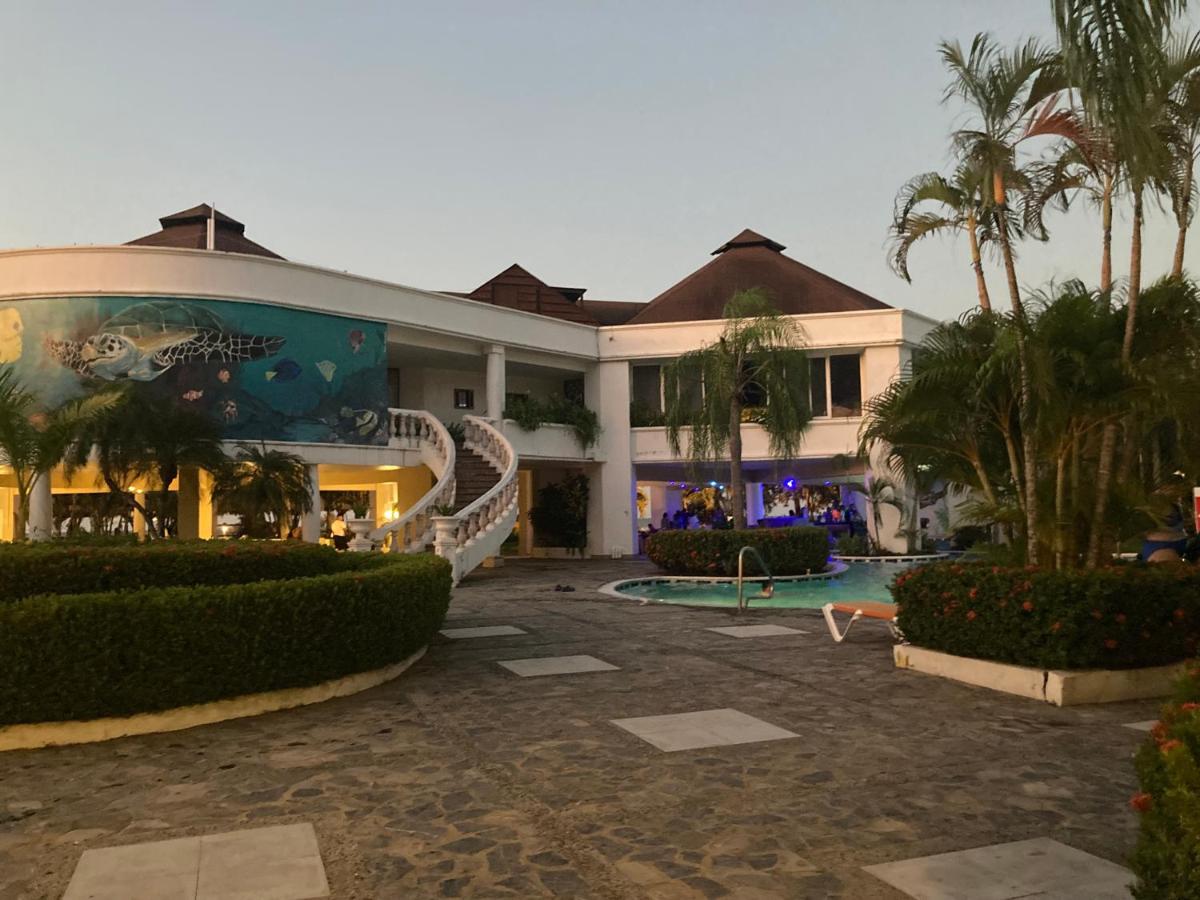 Hotel y villas palma Real . - Housity