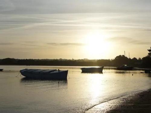 La presqu' île du Lenn face à la mer - Housity