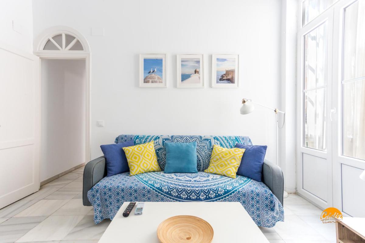 Mar de Cadiz by Cadiz Time - Housity
