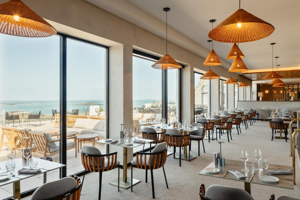 Restaurant ou autre lieu de restauration dans l'établissement Emeria Dinard Thalasso Spa