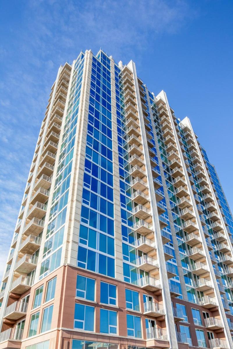 Luxurious Skyhouse Uptown Apartments in Charlotte North Carolina - Housity