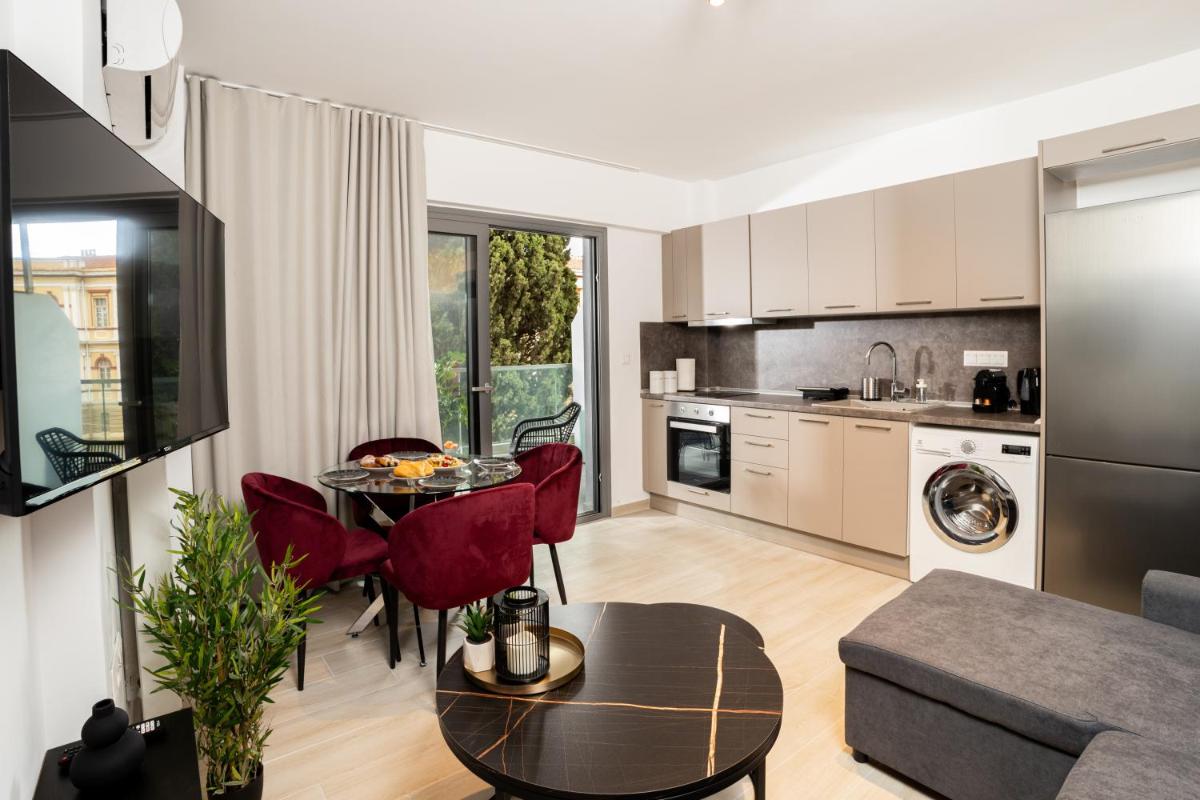 Velvet Luxury Apartments in the City Center by BiNoBi! - Housity