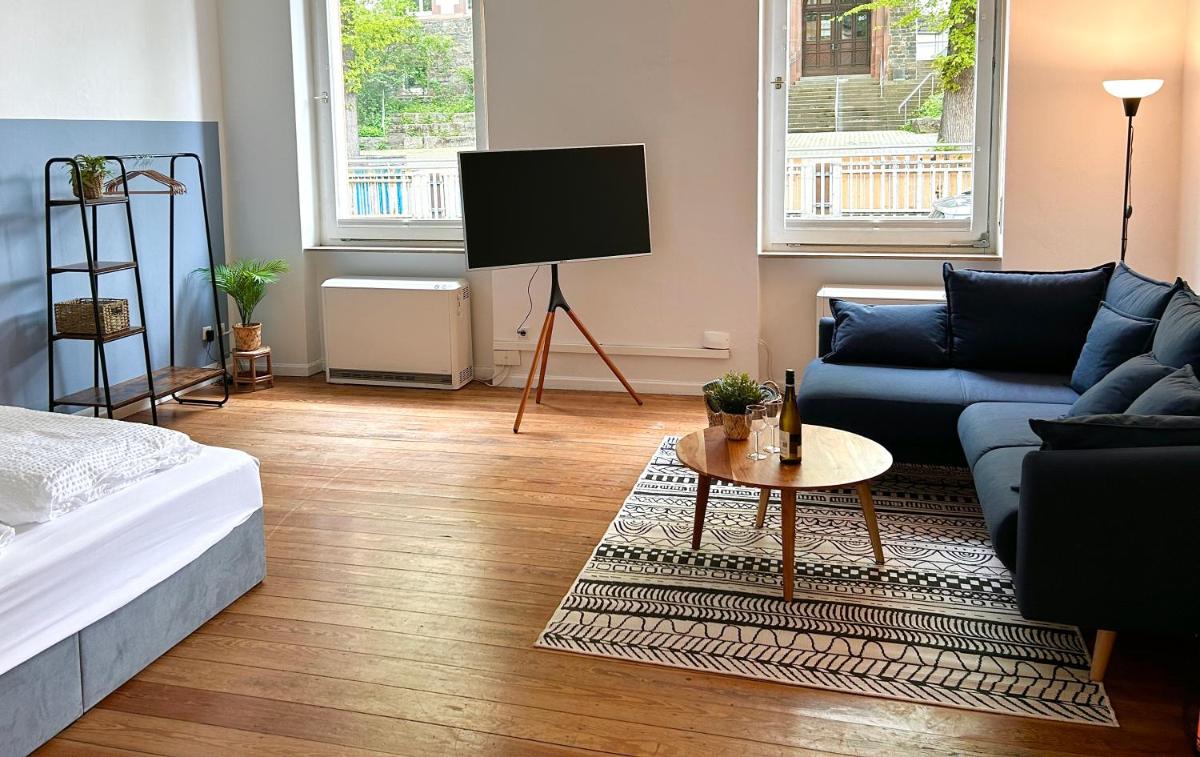 LaBed - Ferienwohnung auf Weingut mit privater Terrasse, zentral gelegen, gratis WLAN - Housity