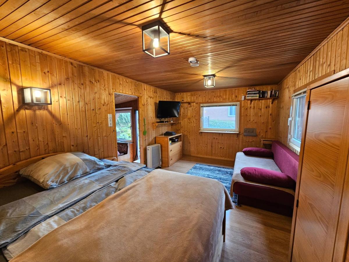 Ferienhaus in Geesthacht-Tesperhude direkt am Waldrand - Housity