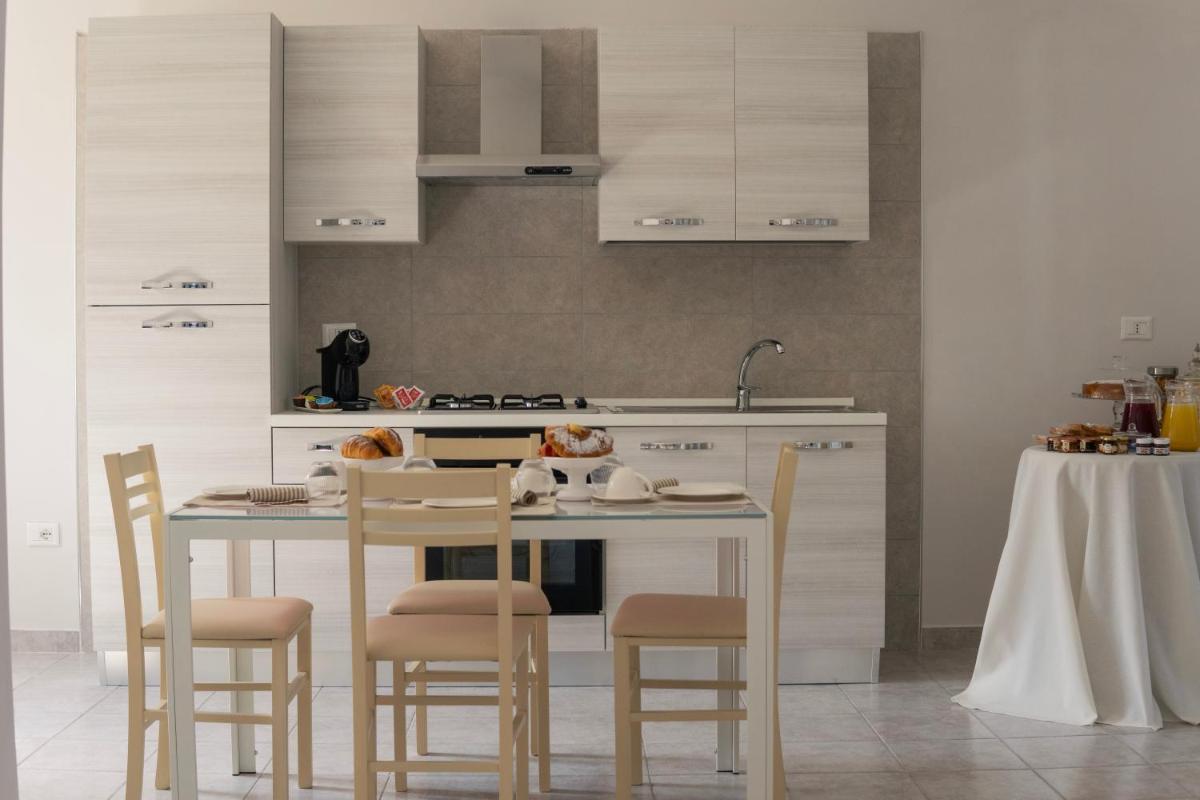 B&B SARDES - Housity